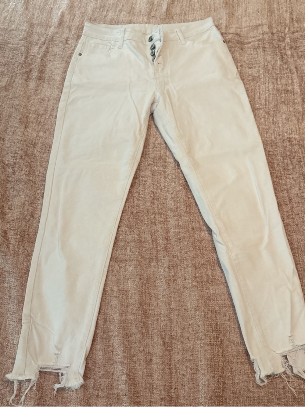 Women’s Slim Fit White Button-fly Raw Hem Jeans